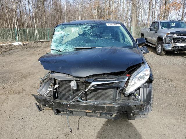 Photo 4 VIN: 5TDKZ3DCXJS956136 - TOYOTA SIENNA LE 