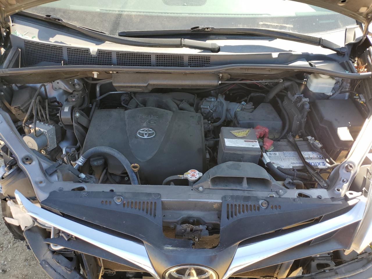 Photo 10 VIN: 5TDKZ3DCXKS010118 - TOYOTA SIENNA LE 