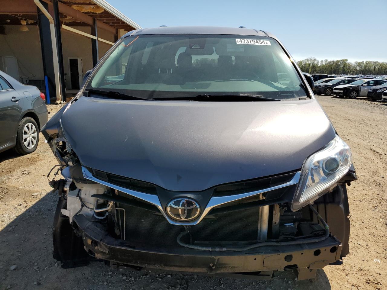 Photo 4 VIN: 5TDKZ3DCXKS010118 - TOYOTA SIENNA LE 