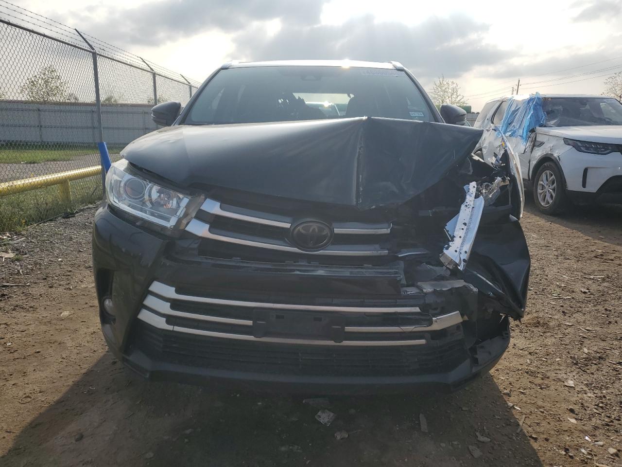 Photo 4 VIN: 5TDKZRFH0HS522023 - TOYOTA HIGHLANDER 