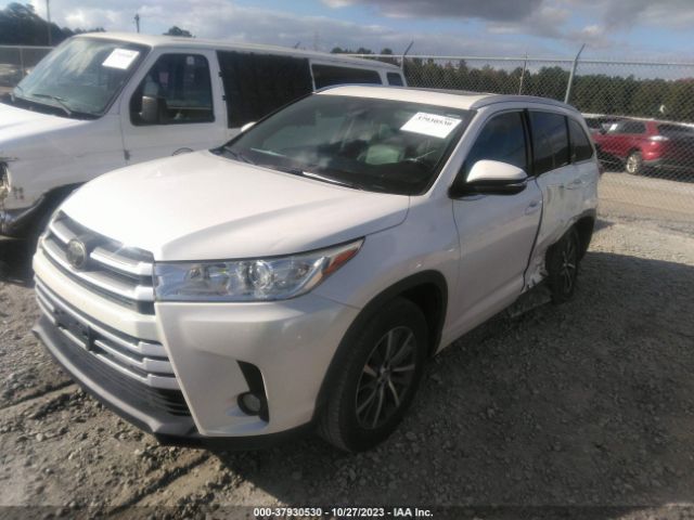 Photo 1 VIN: 5TDKZRFH0JS266522 - TOYOTA HIGHLANDER 