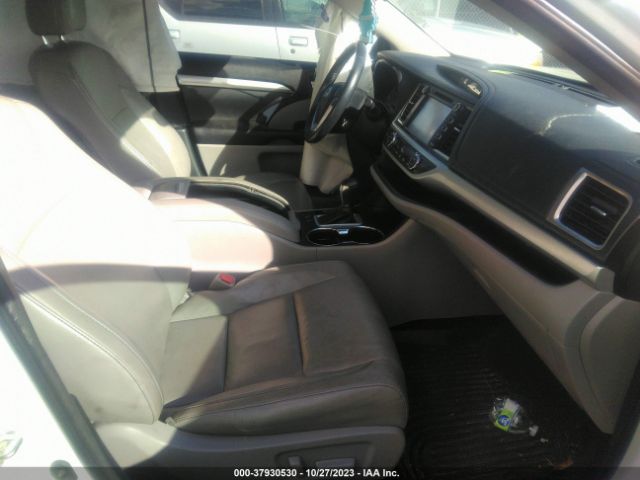 Photo 4 VIN: 5TDKZRFH0JS266522 - TOYOTA HIGHLANDER 