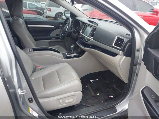 Photo 4 VIN: 5TDKZRFH0JS280050 - TOYOTA HIGHLANDER 