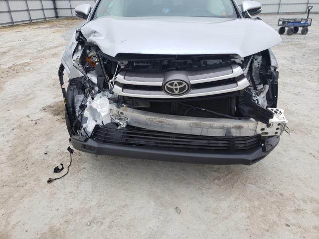 Photo 8 VIN: 5TDKZRFH0JS528863 - TOYOTA HIGHLANDER 