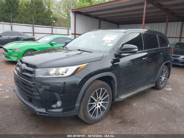 Photo 1 VIN: 5TDKZRFH0JS537417 - TOYOTA HIGHLANDER 