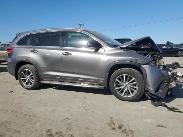 Photo 4 VIN: 5TDKZRFH0JS546280 - TOYOTA HIGHLANDER 