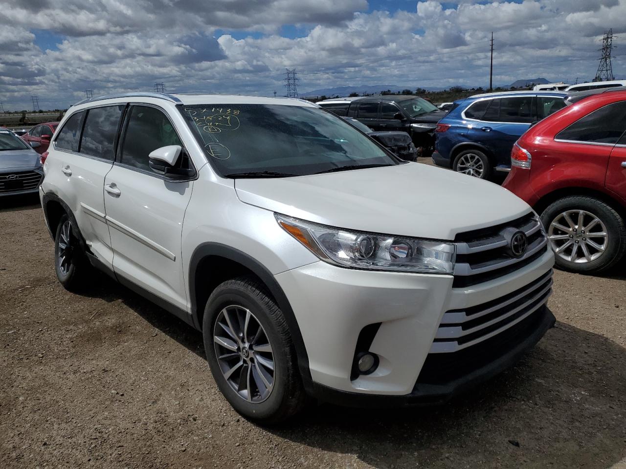 Photo 3 VIN: 5TDKZRFH0KS334352 - TOYOTA HIGHLANDER 