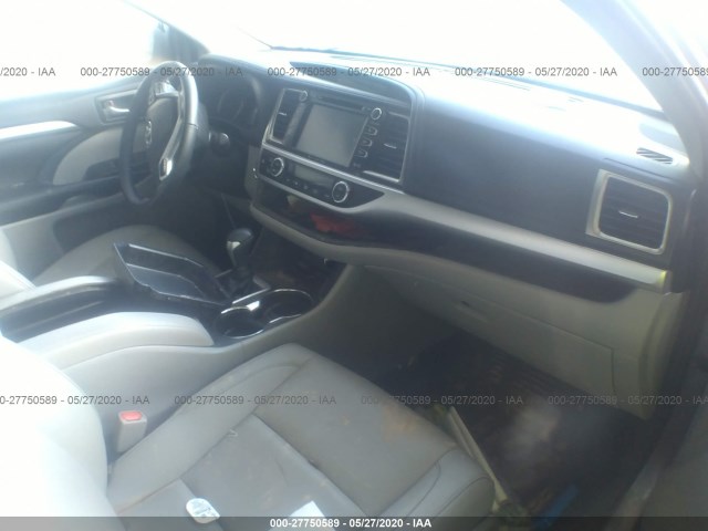 Photo 4 VIN: 5TDKZRFH0KS556681 - TOYOTA HIGHLANDER 