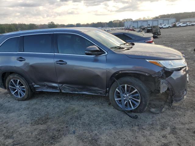 Photo 8 VIN: 5TDKZRFH1HS519759 - TOYOTA HIGHLANDER 