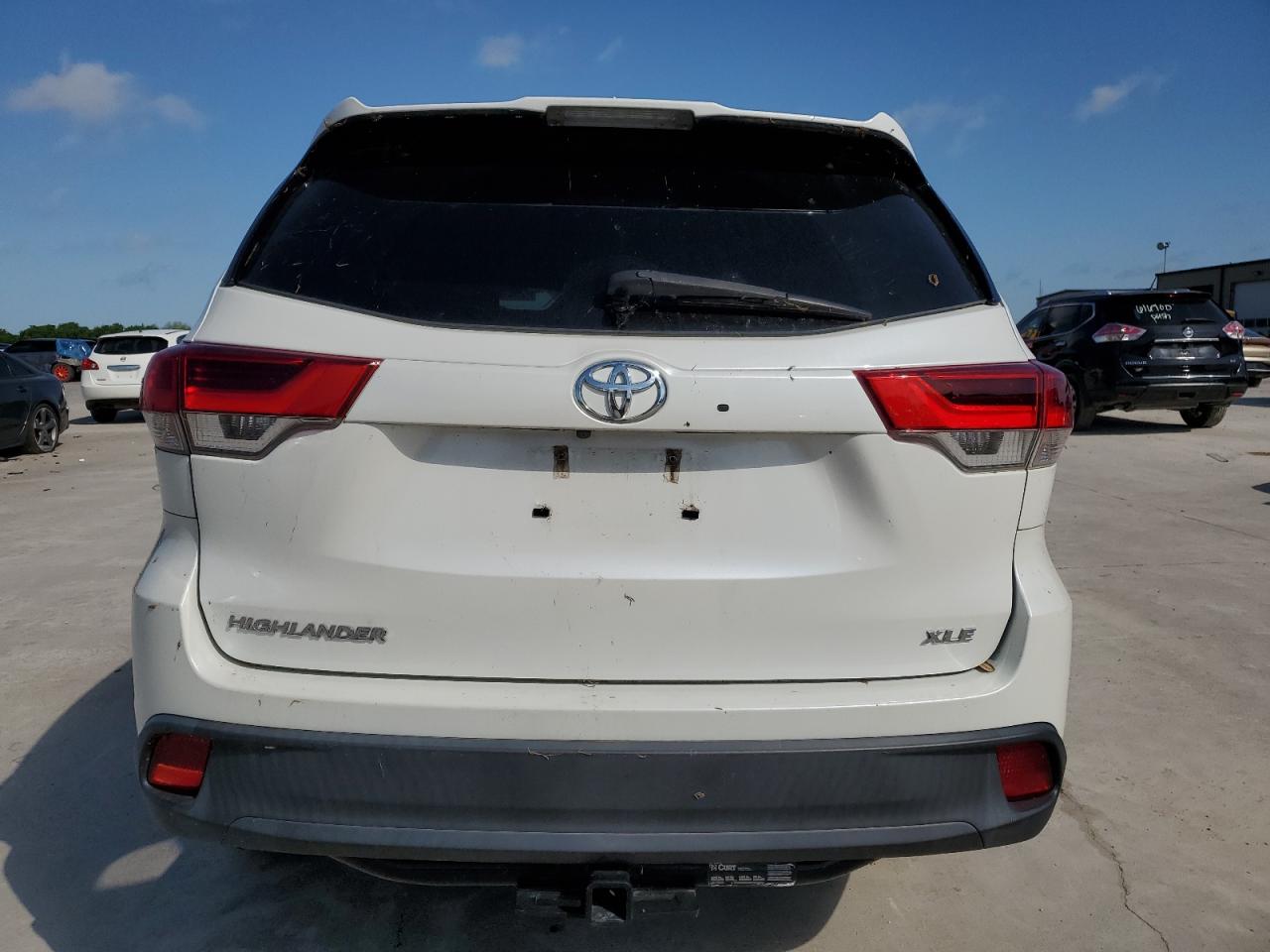 Photo 5 VIN: 5TDKZRFH1JS279635 - TOYOTA HIGHLANDER 