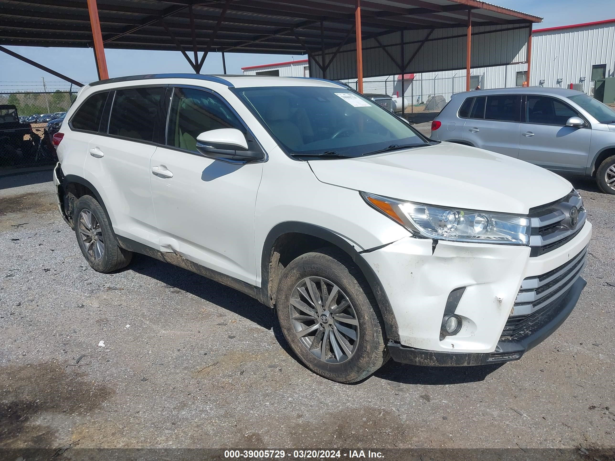 Photo 0 VIN: 5TDKZRFH1KS552025 - TOYOTA HIGHLANDER 