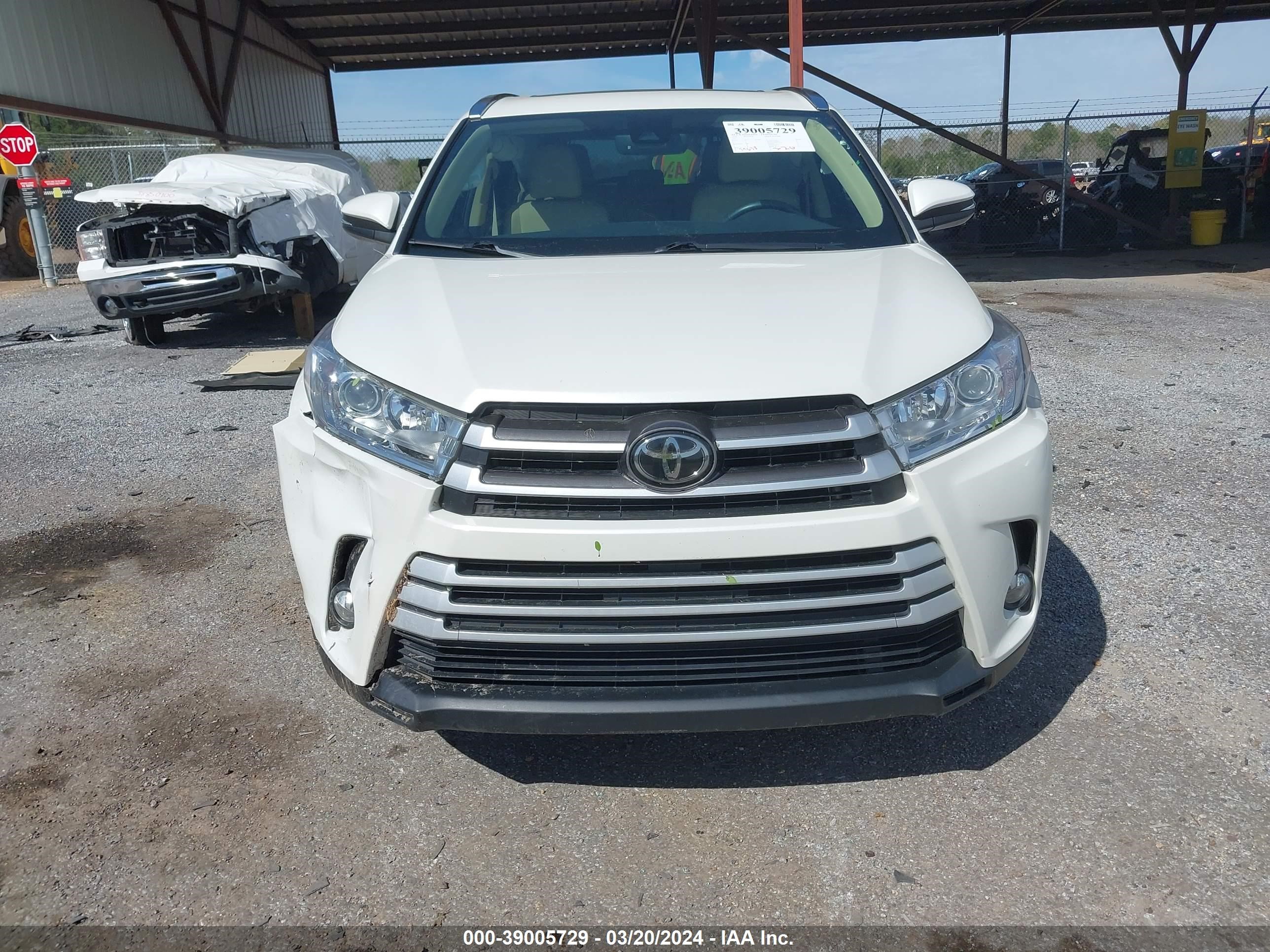 Photo 11 VIN: 5TDKZRFH1KS552025 - TOYOTA HIGHLANDER 