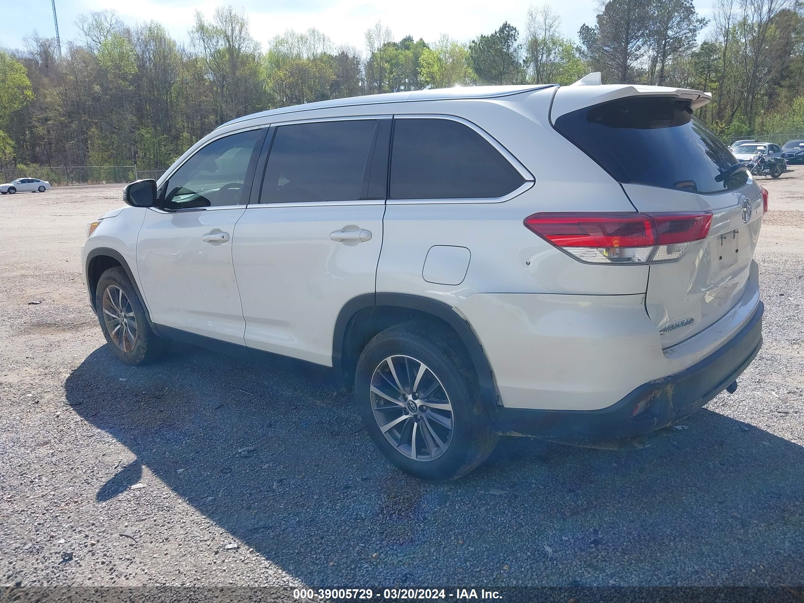 Photo 2 VIN: 5TDKZRFH1KS552025 - TOYOTA HIGHLANDER 