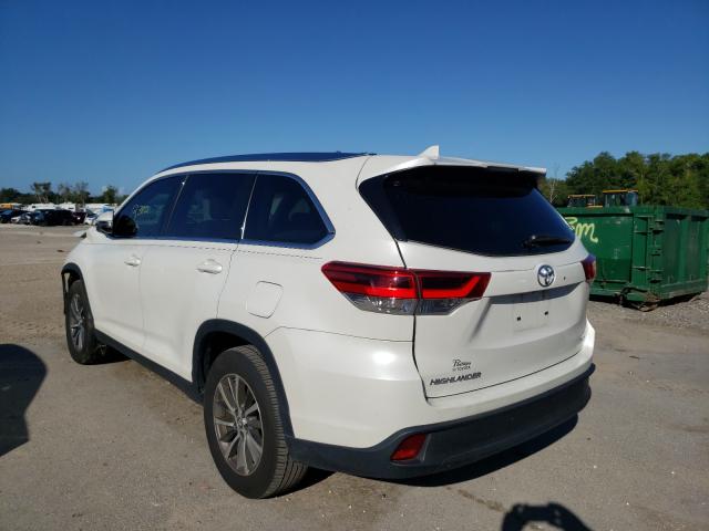 Photo 2 VIN: 5TDKZRFH1KS558438 - TOYOTA HIGHLANDER 