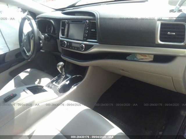 Photo 4 VIN: 5TDKZRFH2JS527276 - TOYOTA HIGHLANDER 