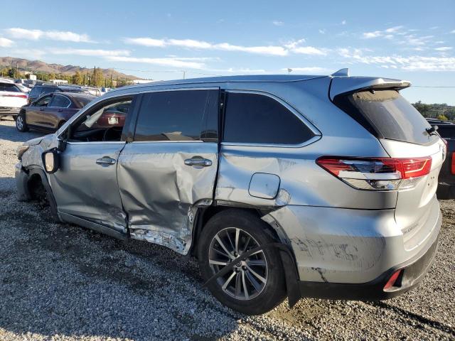 Photo 1 VIN: 5TDKZRFH2JS528590 - TOYOTA HIGHLANDER 