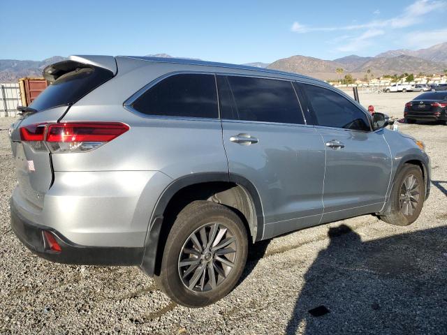 Photo 2 VIN: 5TDKZRFH2JS528590 - TOYOTA HIGHLANDER 