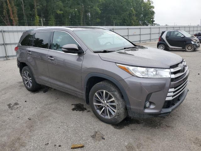 Photo 3 VIN: 5TDKZRFH2JS532882 - TOYOTA HIGHLANDER 