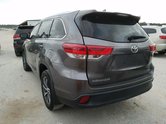 Photo 2 VIN: 5TDKZRFH2JS533403 - TOYOTA HIGHLANDER 