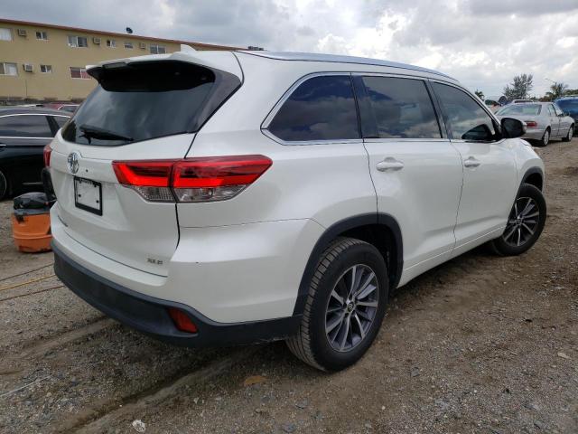 Photo 2 VIN: 5TDKZRFH2JS537435 - TOYOTA HIGHLANDER 