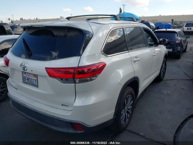 Photo 3 VIN: 5TDKZRFH2JS538066 - TOYOTA HIGHLANDER 