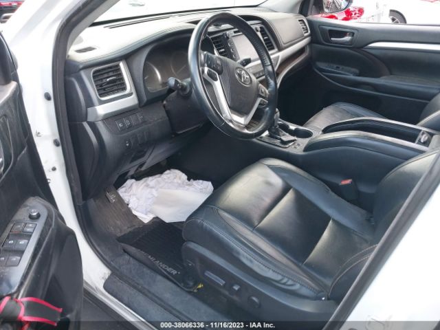 Photo 4 VIN: 5TDKZRFH2JS538066 - TOYOTA HIGHLANDER 