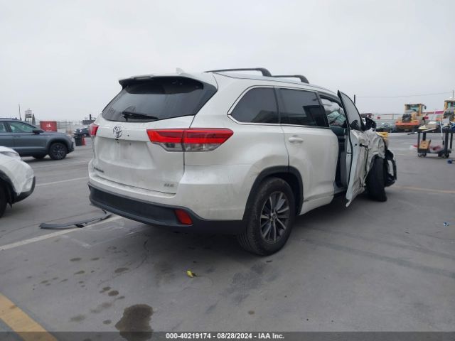 Photo 3 VIN: 5TDKZRFH2JS549682 - TOYOTA HIGHLANDER 