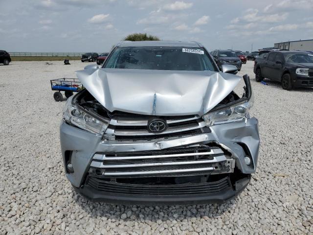 Photo 4 VIN: 5TDKZRFH2KS555113 - TOYOTA HIGHLANDER 