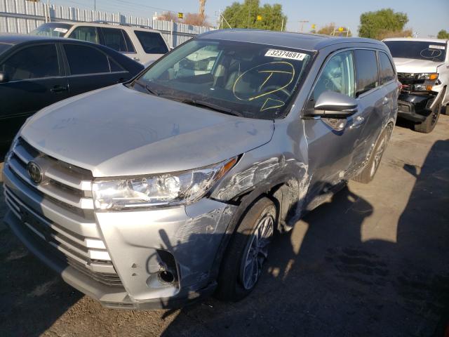 Photo 1 VIN: 5TDKZRFH2KS559498 - TOYOTA HIGHLANDER 