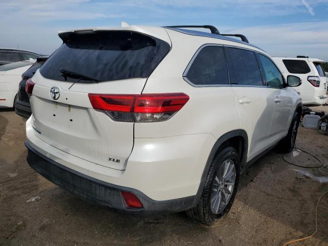 Photo 2 VIN: 5TDKZRFH2KS572090 - TOYOTA HIGHLANDER 