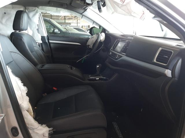 Photo 4 VIN: 5TDKZRFH2KS574342 - TOYOTA HIGHLANDER 