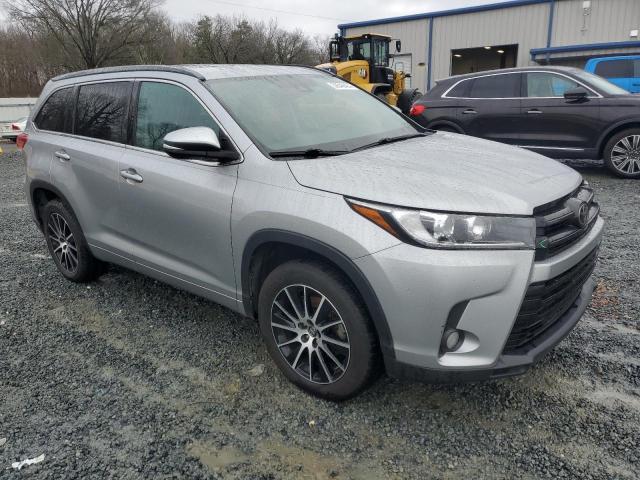 Photo 3 VIN: 5TDKZRFH3HS514885 - TOYOTA HIGHLANDER 