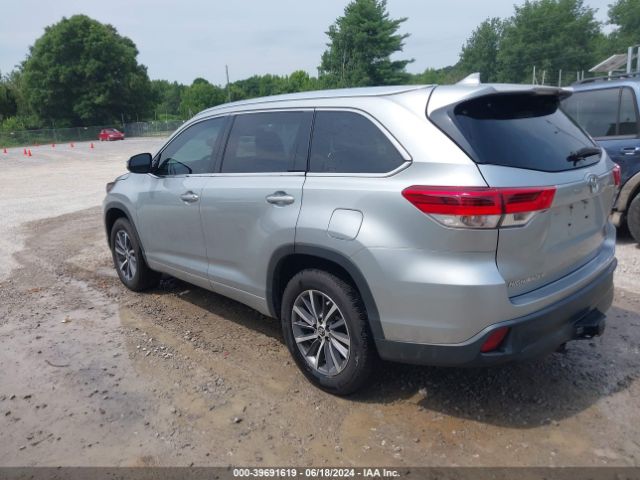 Photo 2 VIN: 5TDKZRFH3JS283931 - TOYOTA HIGHLANDER 