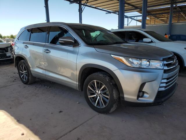 Photo 3 VIN: 5TDKZRFH4JS527859 - TOYOTA HIGHLANDER 