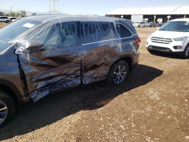 Photo 8 VIN: 5TDKZRFH4JS539266 - TOYOTA HIGHLANDER 