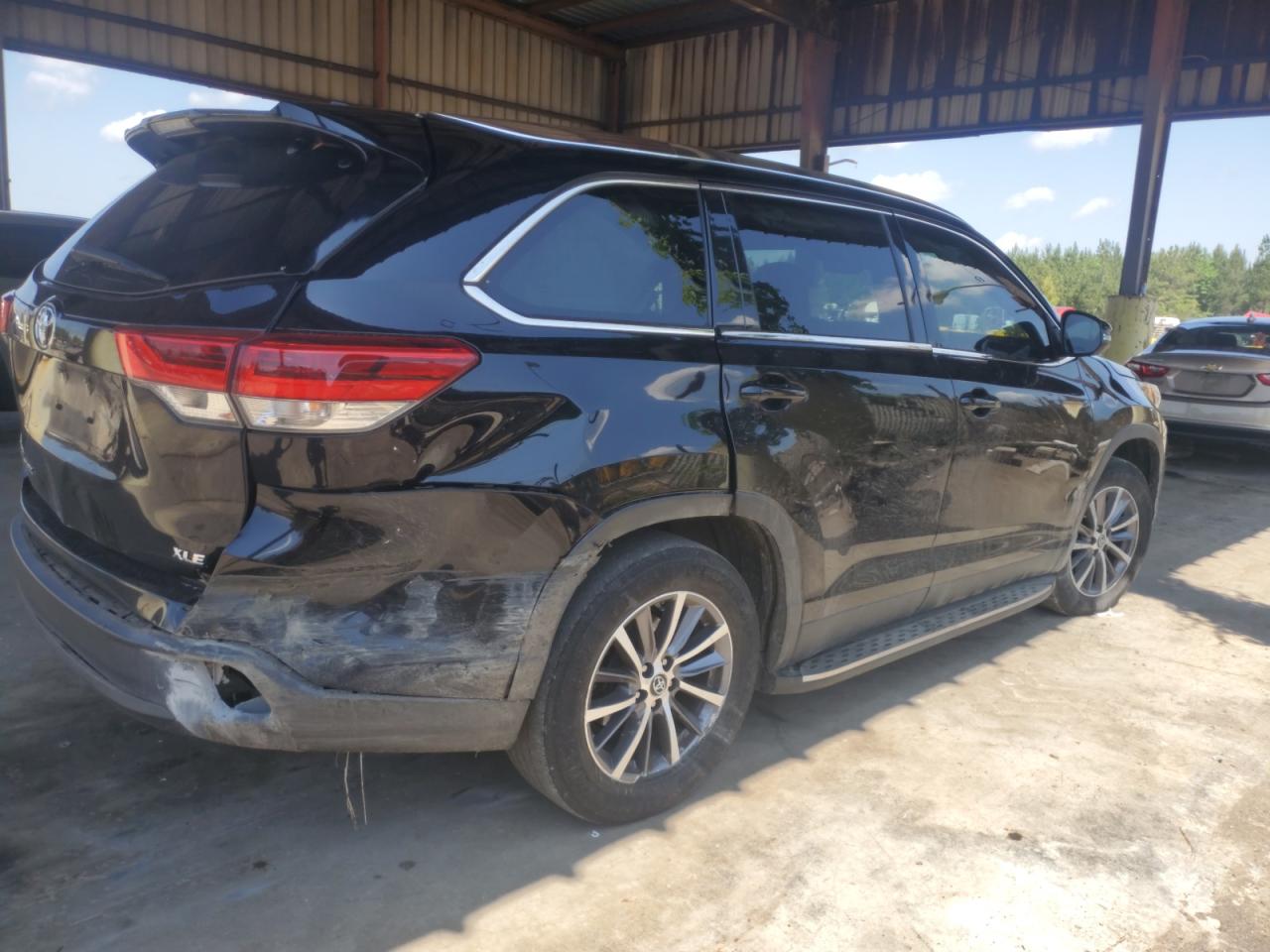 Photo 2 VIN: 5TDKZRFH4KS304562 - TOYOTA HIGHLANDER 