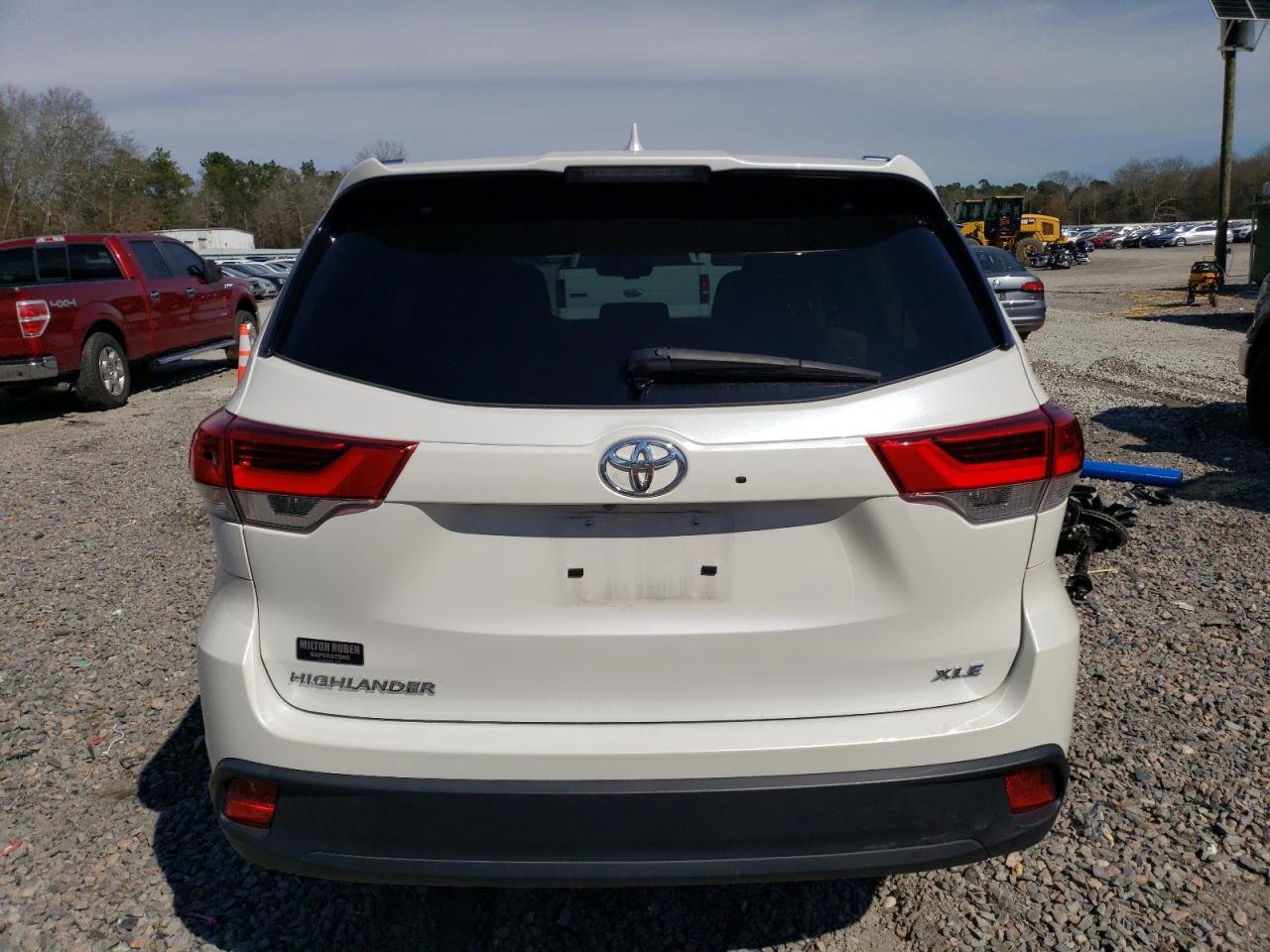 Photo 5 VIN: 5TDKZRFH4KS319272 - TOYOTA HIGHLANDER 