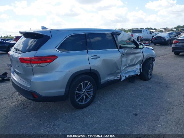 Photo 3 VIN: 5TDKZRFH4KS568915 - TOYOTA HIGHLANDER 