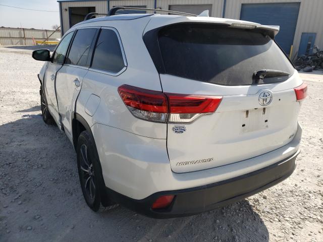 Photo 2 VIN: 5TDKZRFH5HS508697 - TOYOTA HIGHLANDER 