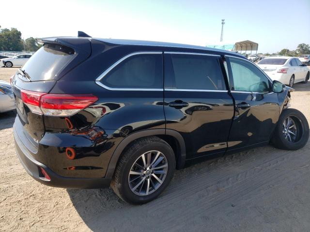 Photo 2 VIN: 5TDKZRFH5JS526686 - TOYOTA HIGHLANDER 