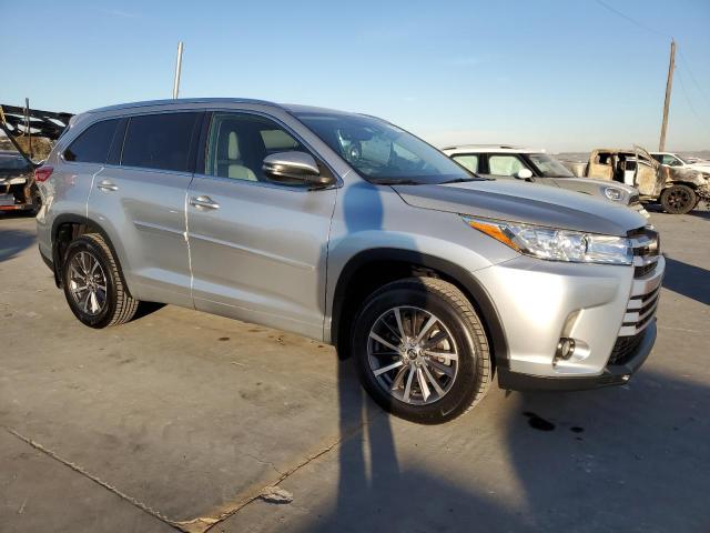 Photo 3 VIN: 5TDKZRFH5JS528230 - TOYOTA HIGHLANDER 