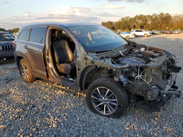 Photo 3 VIN: 5TDKZRFH5KS303629 - TOYOTA HIGHLANDER 