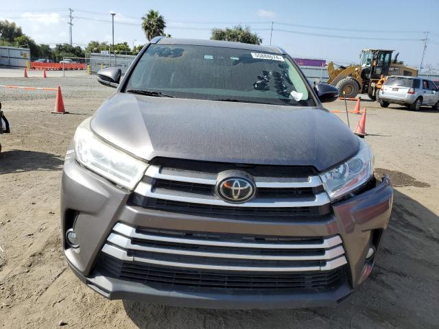 Photo 4 VIN: 5TDKZRFH5KS557390 - TOYOTA HIGHLANDER 