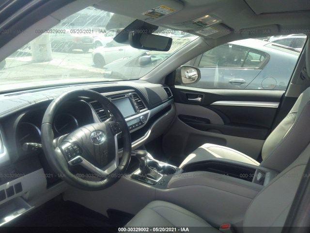 Photo 5 VIN: 5TDKZRFH5KS563450 - TOYOTA HIGHLANDER 