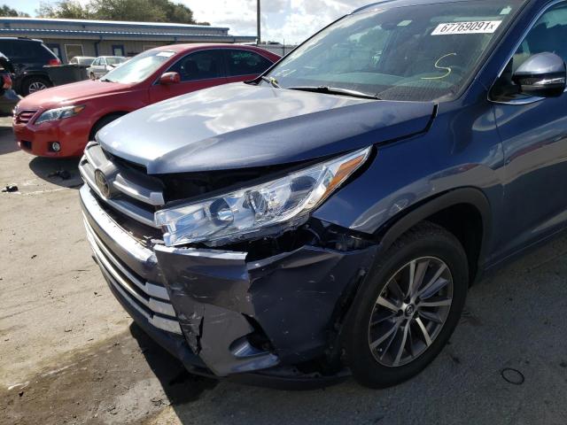 Photo 8 VIN: 5TDKZRFH6JS271627 - TOYOTA HIGHLANDER 