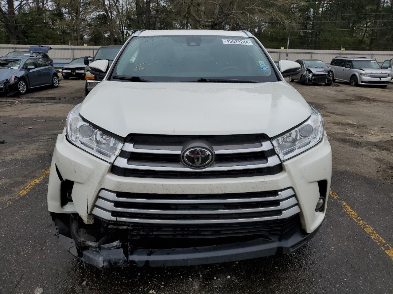 Photo 4 VIN: 5TDKZRFH6JS529354 - TOYOTA HIGHLANDER 