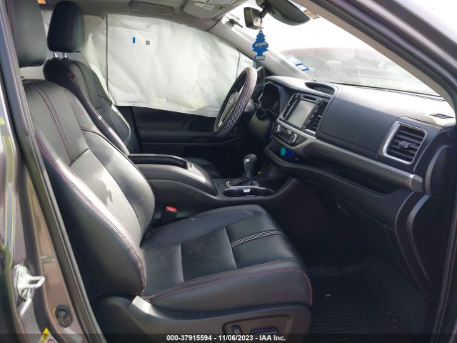 Photo 4 VIN: 5TDKZRFH6KS355898 - TOYOTA HIGHLANDER 