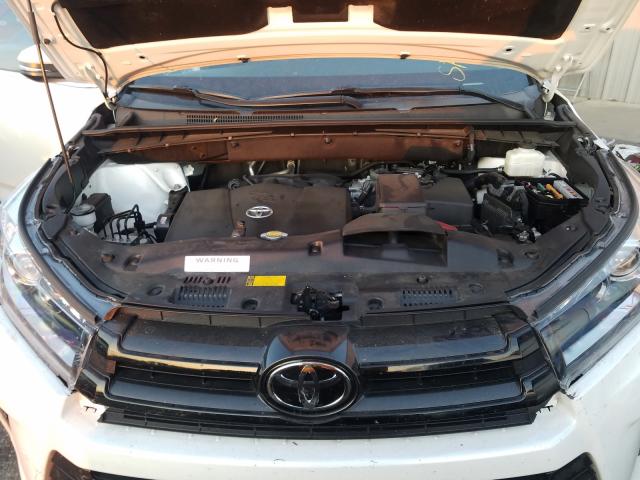 Photo 6 VIN: 5TDKZRFH7HS225248 - TOYOTA HIGHLANDER 