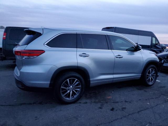 Photo 2 VIN: 5TDKZRFH7JS263536 - TOYOTA HIGHLANDER 