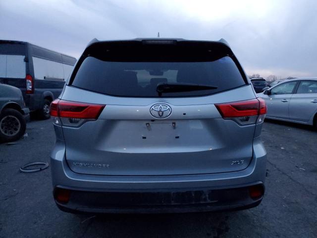 Photo 5 VIN: 5TDKZRFH7JS263536 - TOYOTA HIGHLANDER 